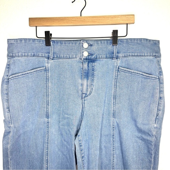 Isaac Mizrahi Live! Women’s Plus Size Light Blue Petite Jeans 18WP Wide Leg - Picture 3 of 8